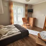 Roza 招待所 3*
